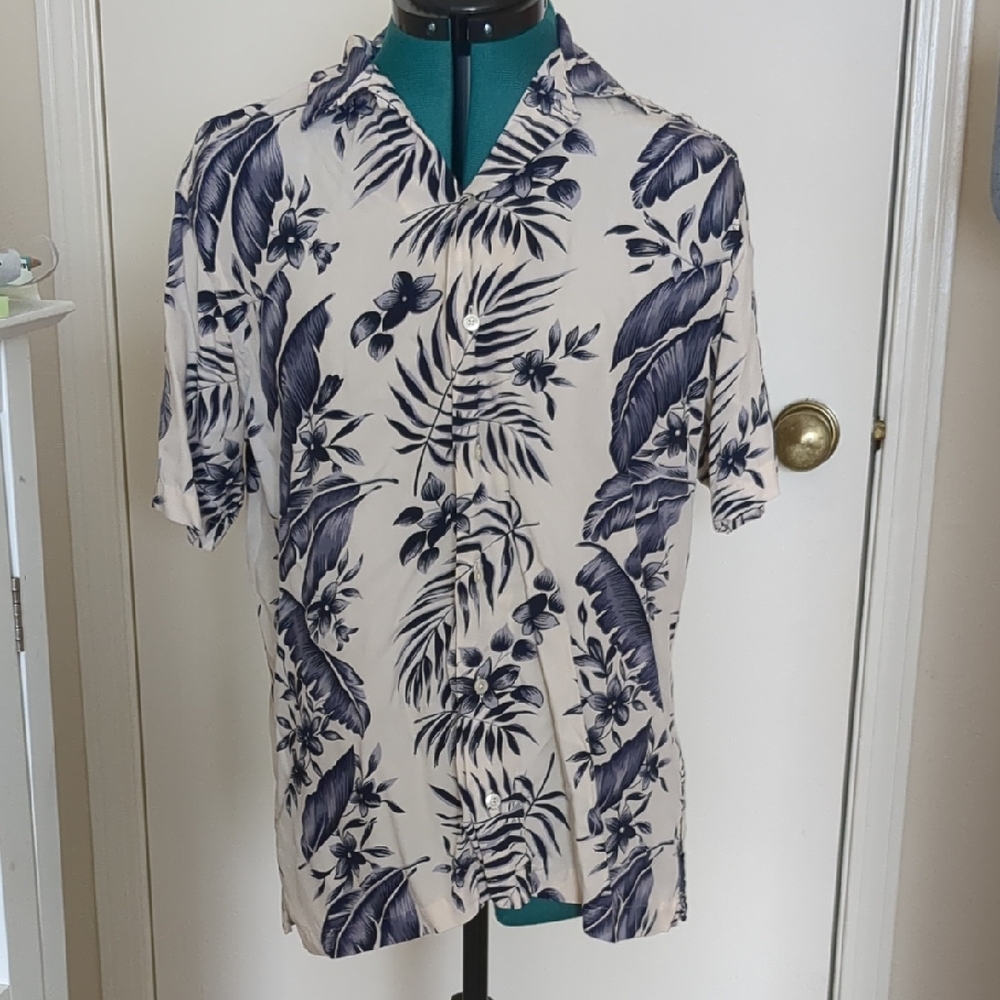 Men's Short-Sleeve Hawaiian Shirt in Navy Floral